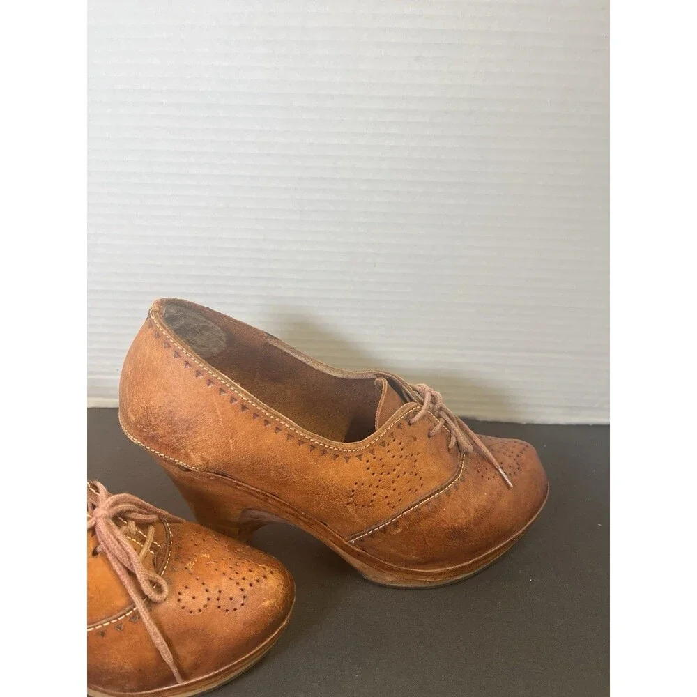 Vintage 70’s Quali Craft Casualettes Shoes Wing Tip Leather Brazil Wood Heels 7b